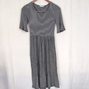 Forever Rose Black Grey Striped Midi Dress Scoop Neck Short Sleeve Size Small
